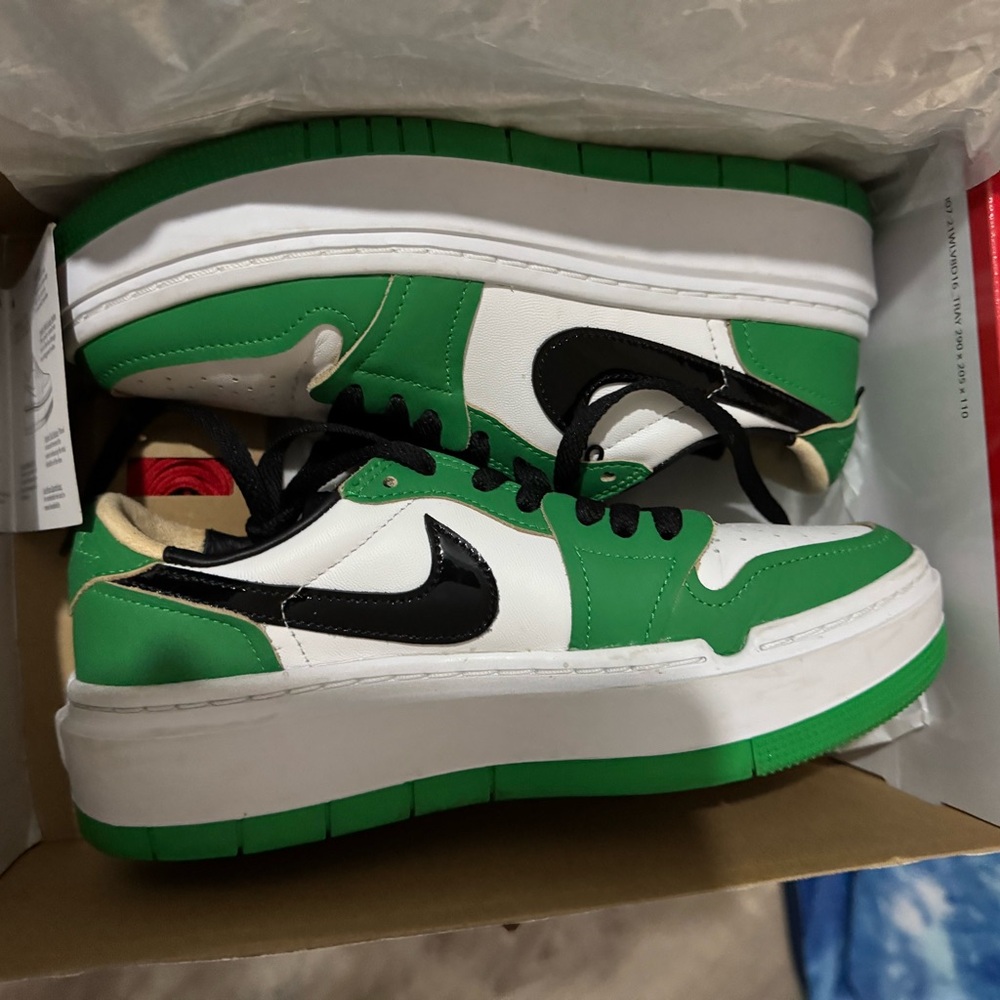 Jordan low elevate se low sz 7